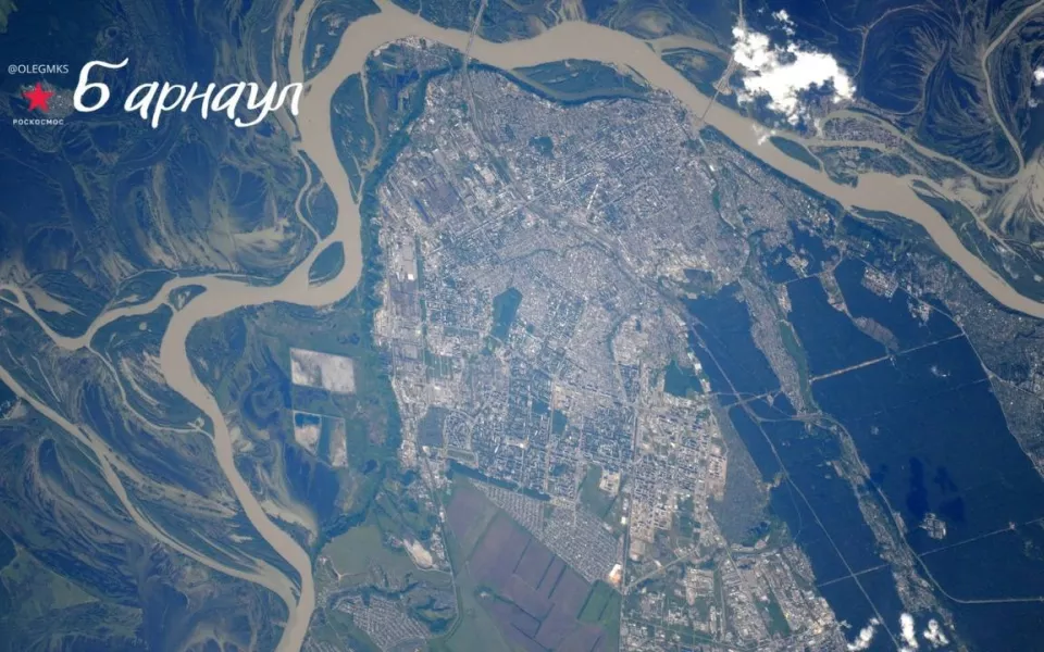 Космонавт Олег Артемьев показал, как выглядит Барнаул накануне Дня Победы