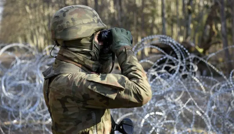 МИД Белоруссии: НАТО рассматривает вариант с размещением военного контингента в Сувалкском коридоре на постоянной основе