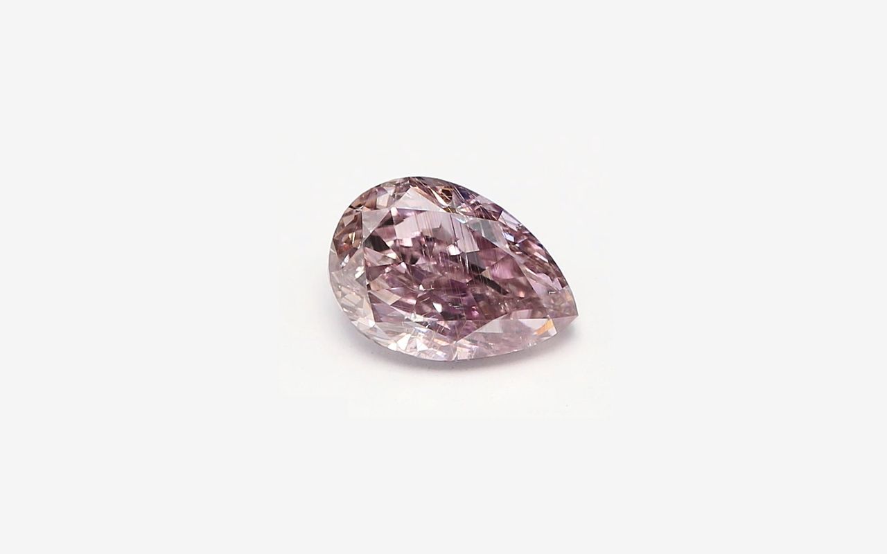 АЛРОСА выставит на аукцион коллекцию из 15 редких розово-пурпурных бриллиантов
